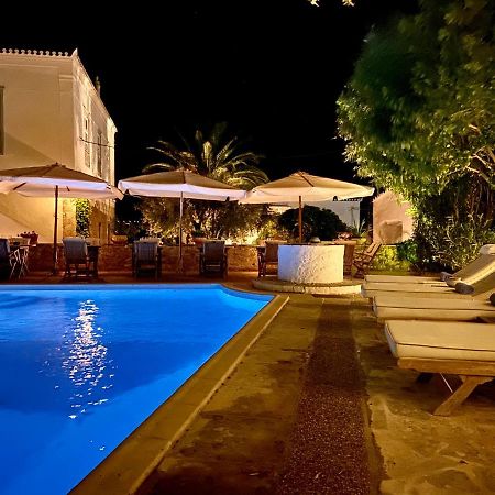 Апарт готель Economou Mansion Spetses Town Екстер'єр фото