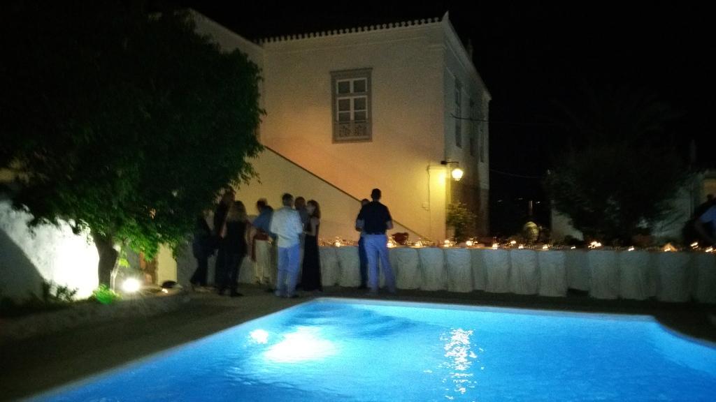 Апарт готель Economou Mansion Spetses Town Екстер'єр фото
